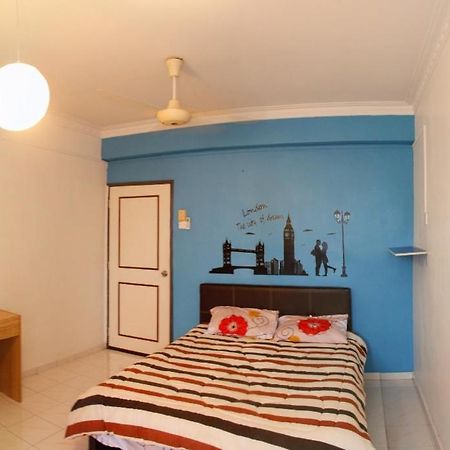 Dt Homestay With Three Room Malacca Exterior photo