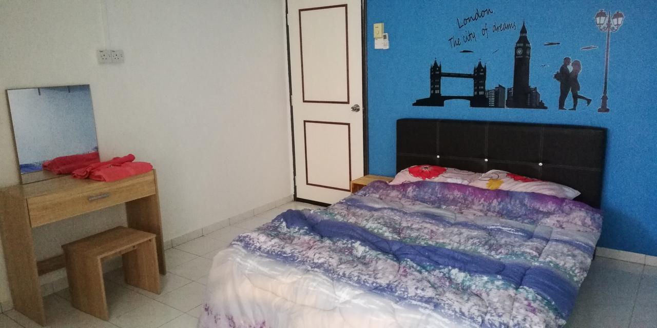 Dt Homestay With Three Room Malacca Exterior photo