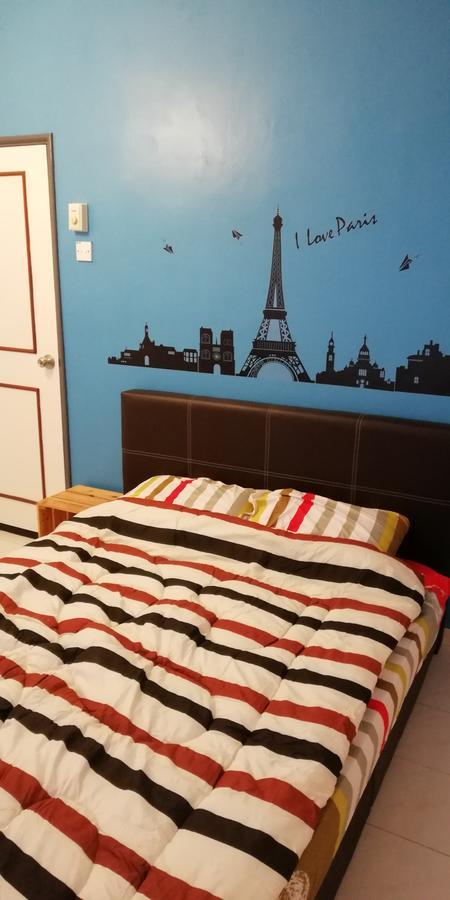 Dt Homestay With Three Room Malacca Exterior photo